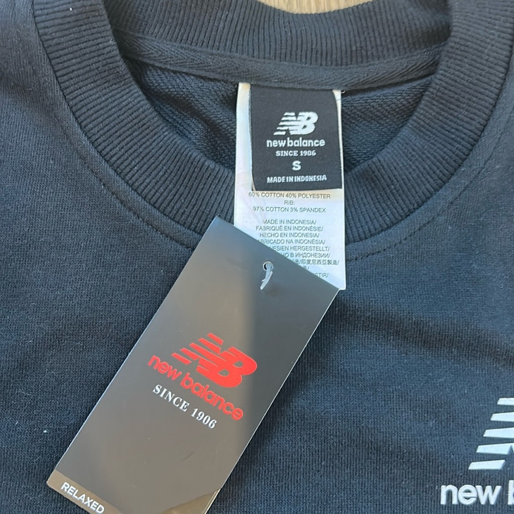 New Balance short sleeve dress, size small but runs large, black, new with tags - Picture 2 of 2